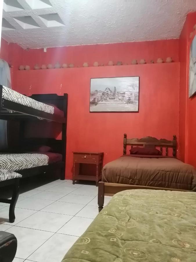 Escocie - Quito Hotel Buitenkant foto
